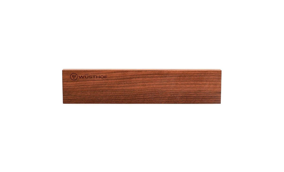 La barra magnética de Wüsthof es una de las mejores formas de almacenar nuestros cuchillos de cocina de forma fácil y segura.