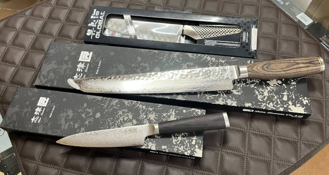 Cuchillo japonés de cocina y piedra para afilar el filo